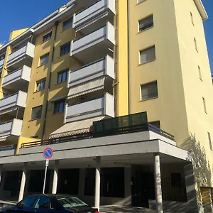 Appartamento B E B House, Busto Arsizio